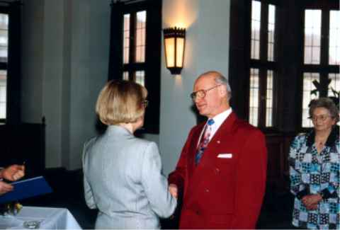 Gudrun Grieser Oberbürgermeisterin der Stadt Schweinfurt Ehrenzeichen des Bayerischen Ministerpräsidenten für Verdienste im Ehrenamt.